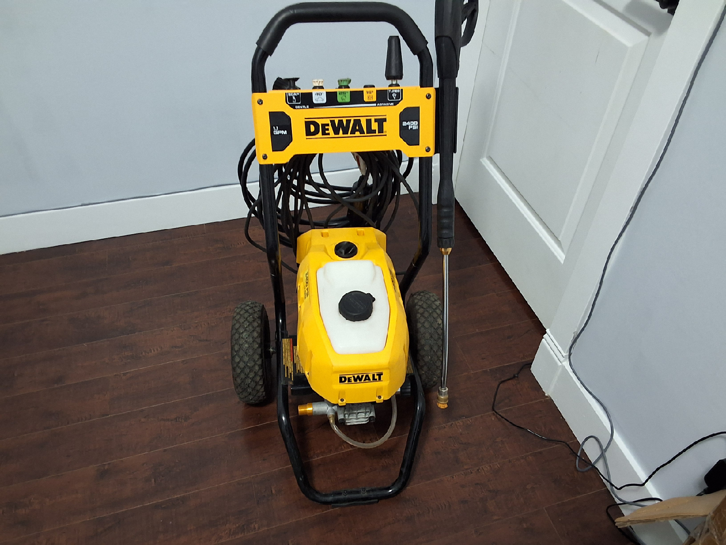 DeWalt 2400 PSI Electric Cold Water Pressure Washer
