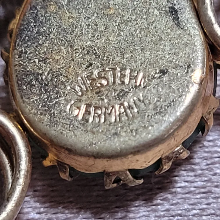 Beautiful Lot of 5 Vintage Brooches please see all pictures image indicator(9)