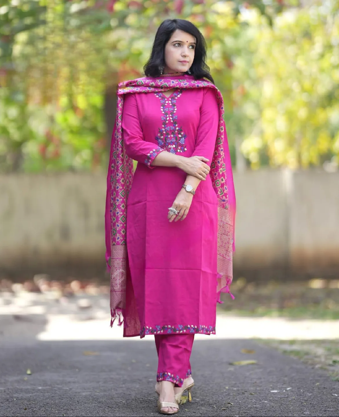 Ladies dress image indicator(2)