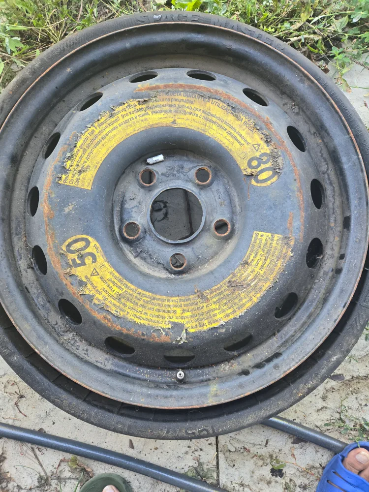 Tire 195/65R15 thumbnail