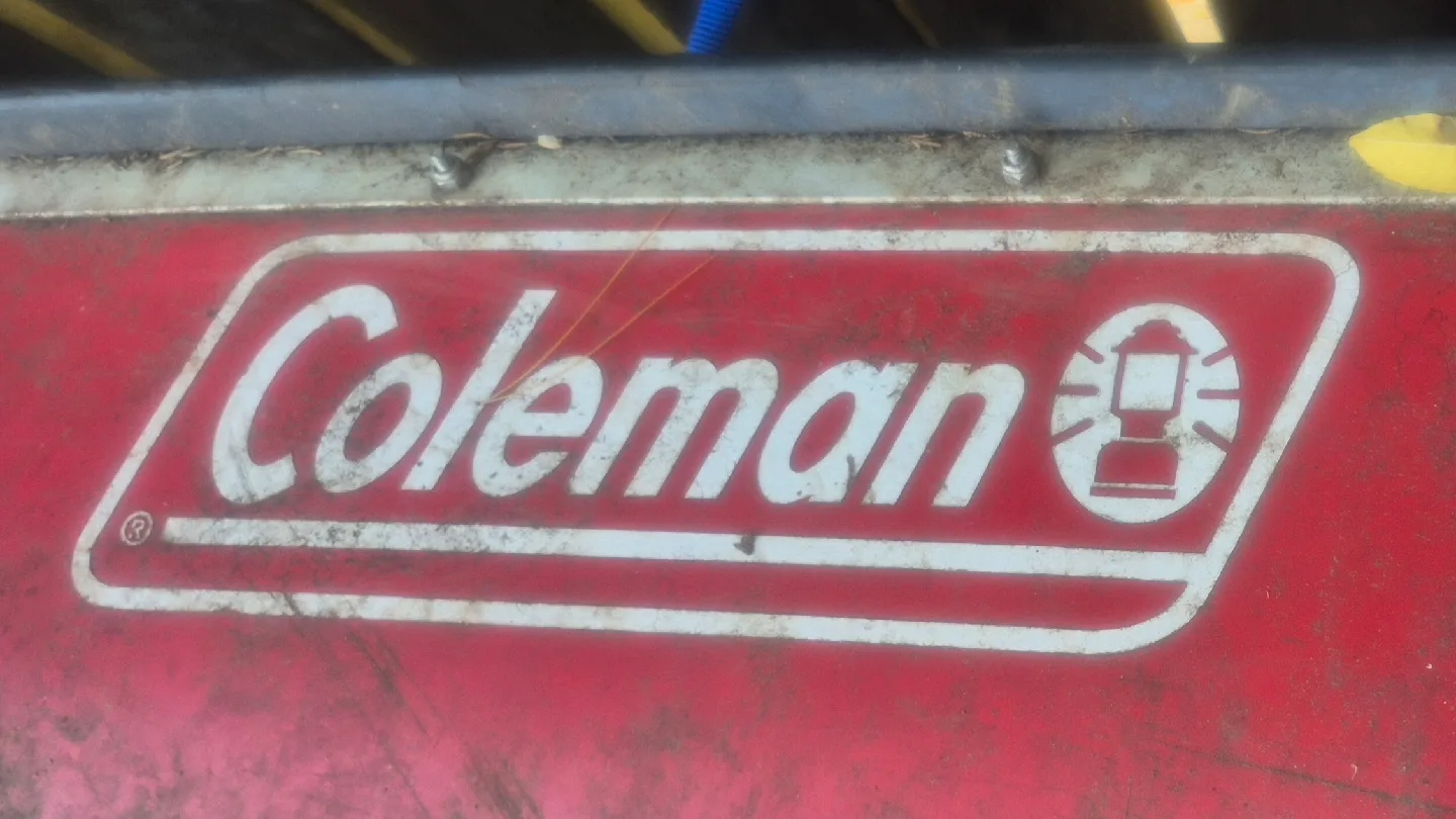 Coleman 15.5 Canoe - Red & White image indicator(4)