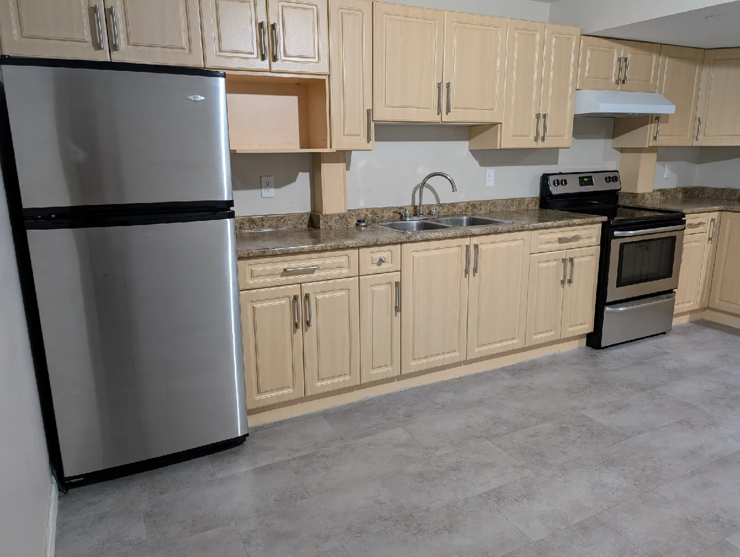 One bedroom basement for rent image indicator(5)