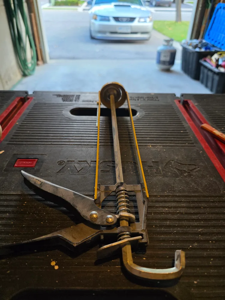 Husky Caulk Gun thumbnail