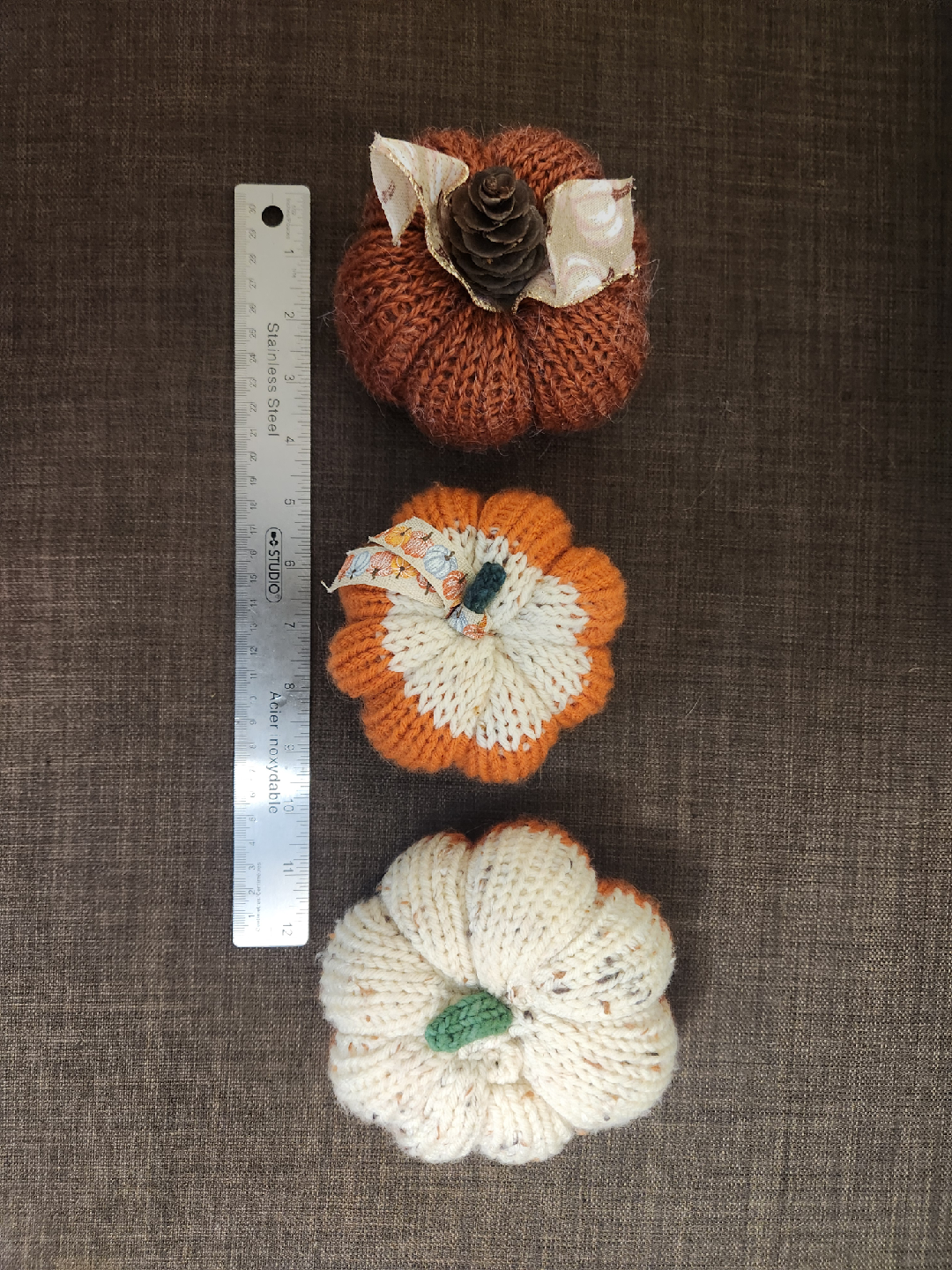 Set of 3 Knitted Pumpkins - photo 3