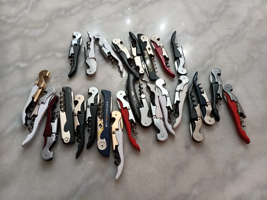 Lot of wine openers image indicator(3)