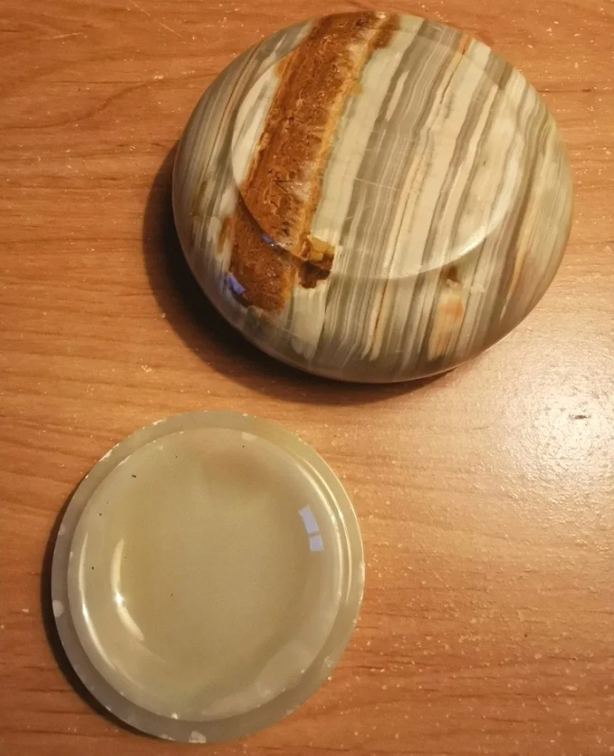 Vintage Onyx Trinket/Jewellery Box image indicator(4)