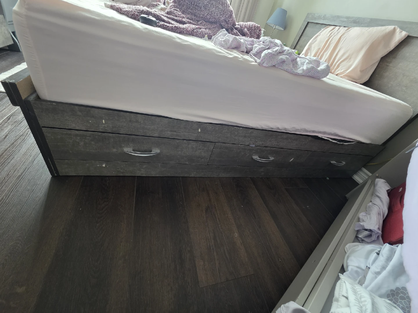 Bedroom Set - Dresser, Bed Frame, mattress - photo 2
