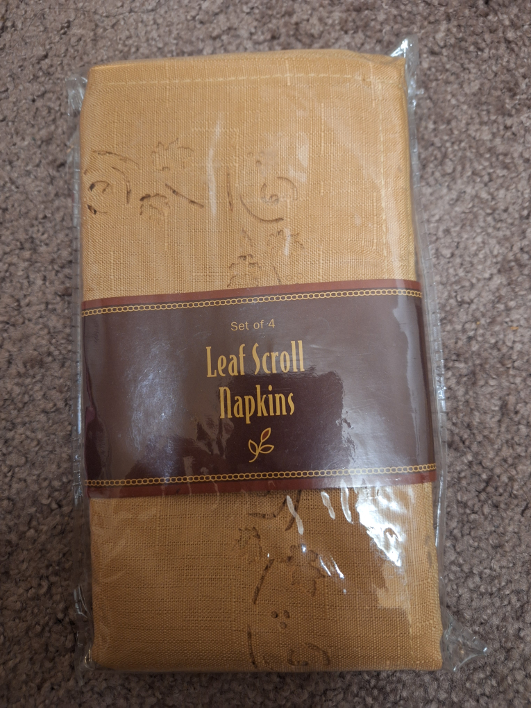 Linens & Things Leaf Scroll Napkins, Set of 4, New