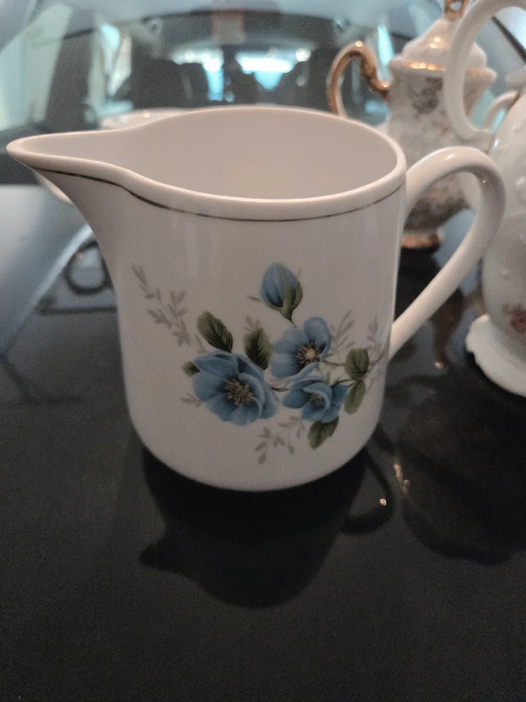 Vintage Floral Sugar Bowl with Lid image indicator(5)