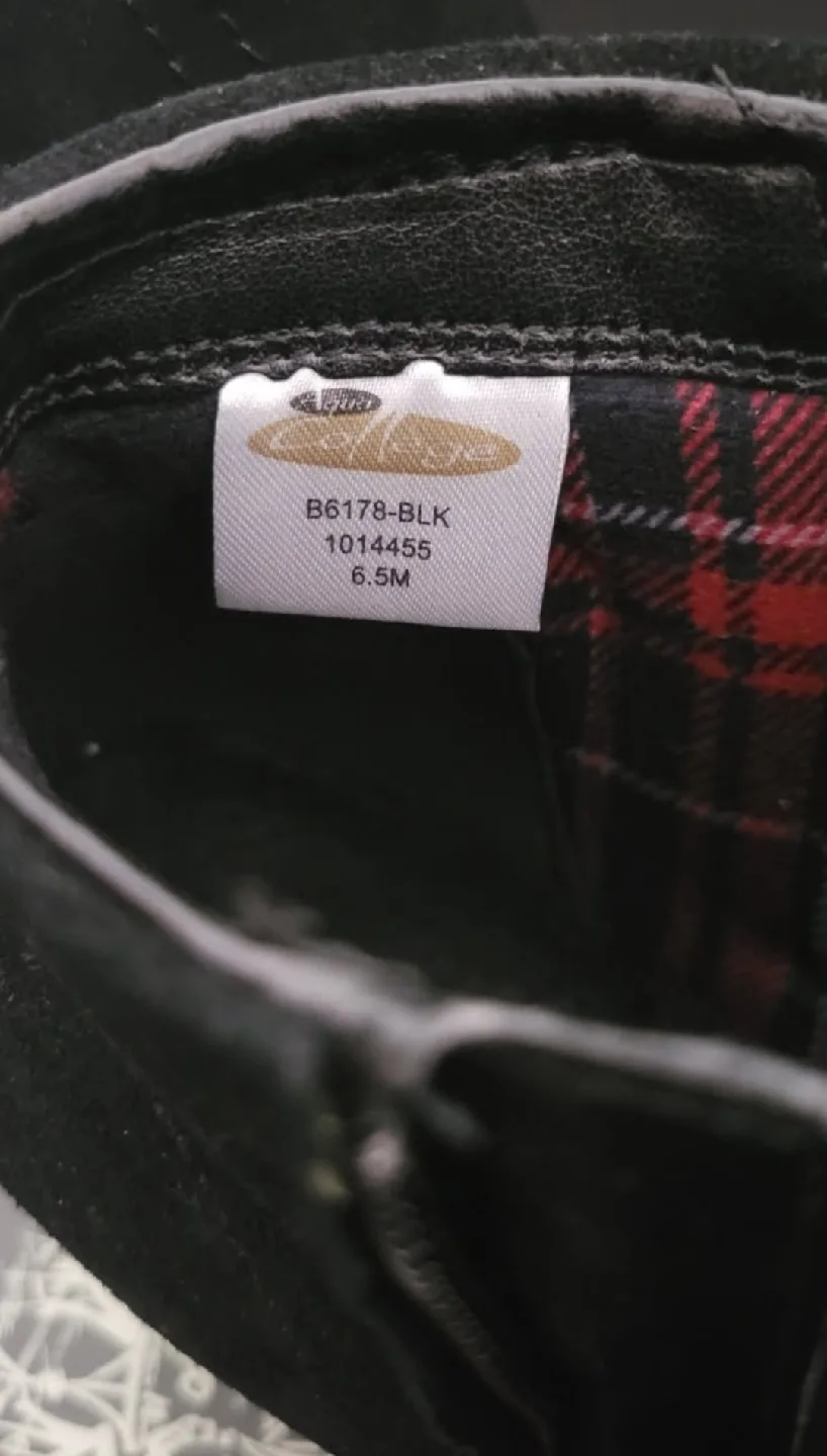 College Style Black Suede Ankle Boots image indicator(8)