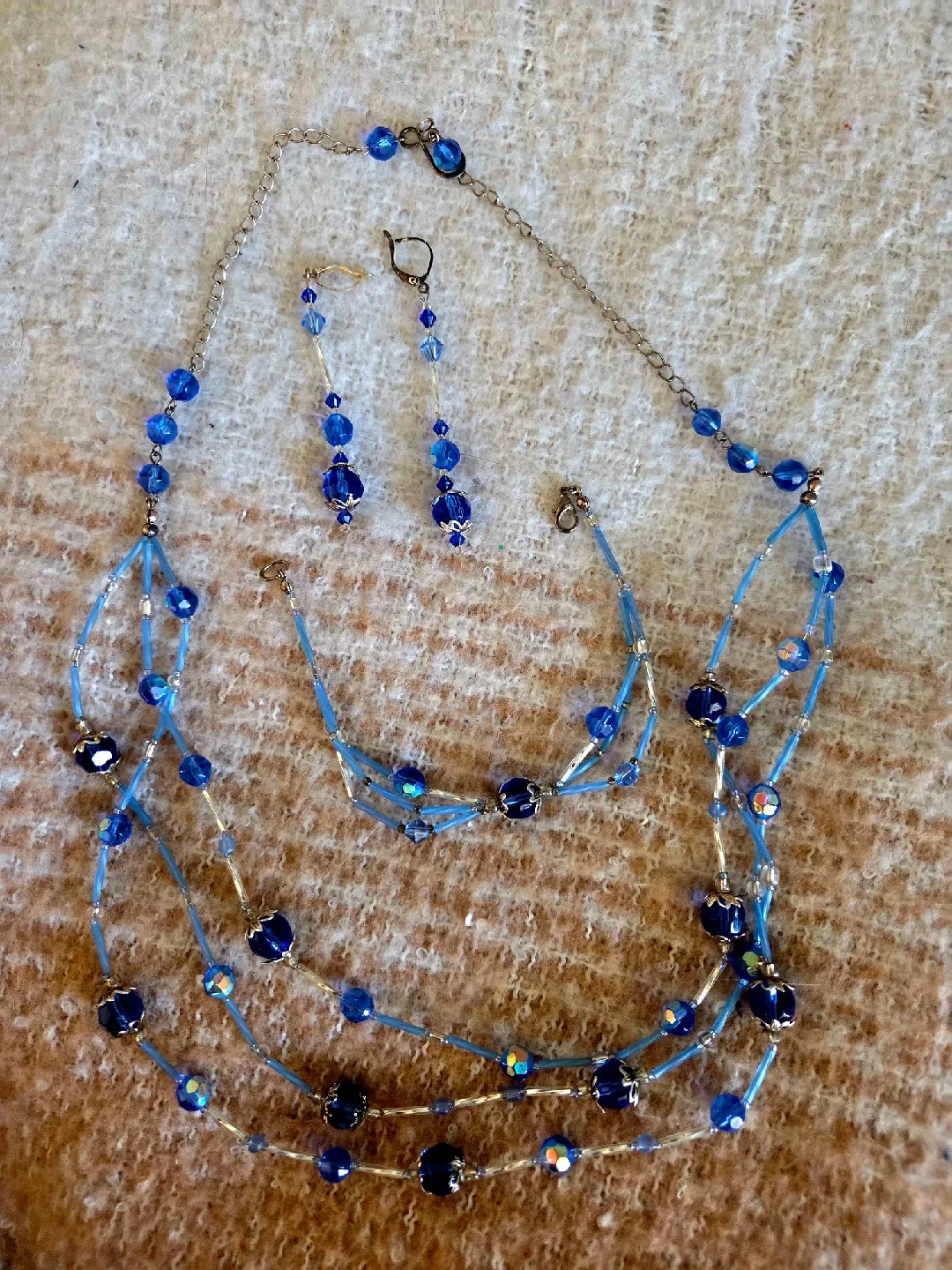 Handmade Beaded Jewellery Set thumbnail