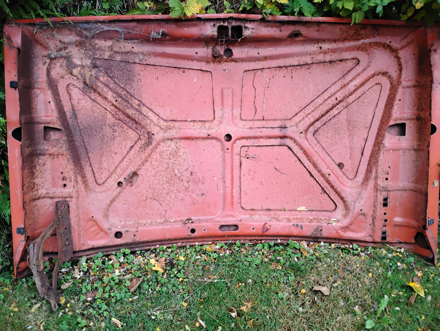 73 to 79 Ford hood decent shape - photo 2