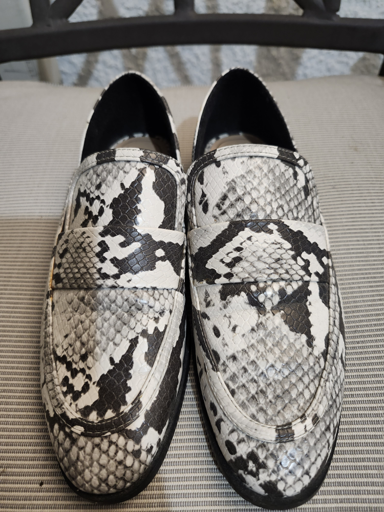 Zara Trafaluc Snakeskin Loafers, Size 35 - photo 3