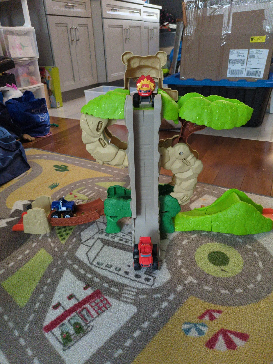 Blaze and the Monster Machines Playset image indicator(3)