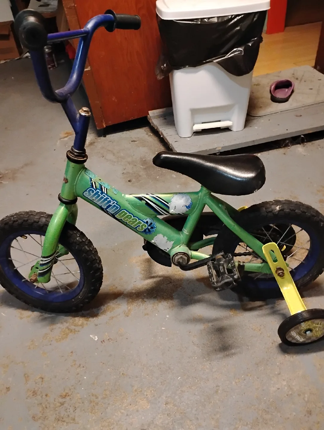 Shifting Gears Kids Bike - 12 inch image indicator(2)