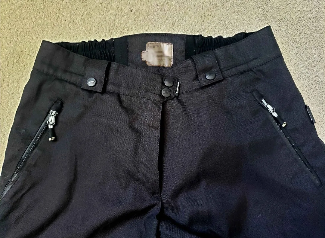 Ski black pants image indicator(2)