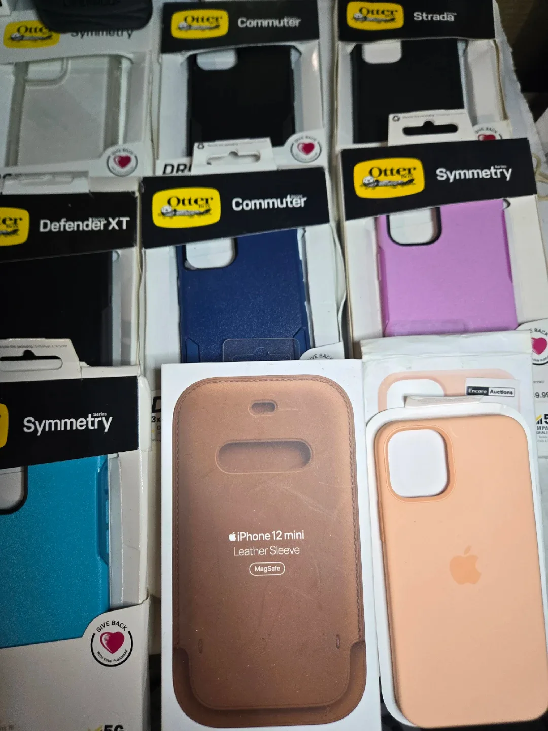 Otterbox, Kate Spade iPhone Cases image indicator(3)