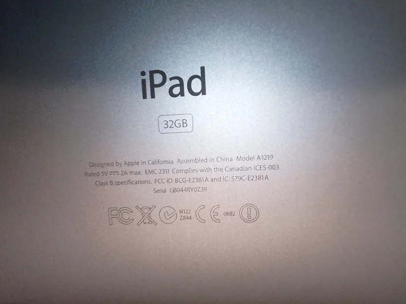 Apple iPad 32GB Model A1219 image indicator(3)