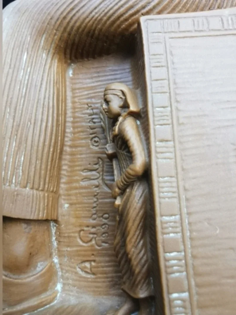 Egyptian Pharaoh Sculpture image indicator(6)