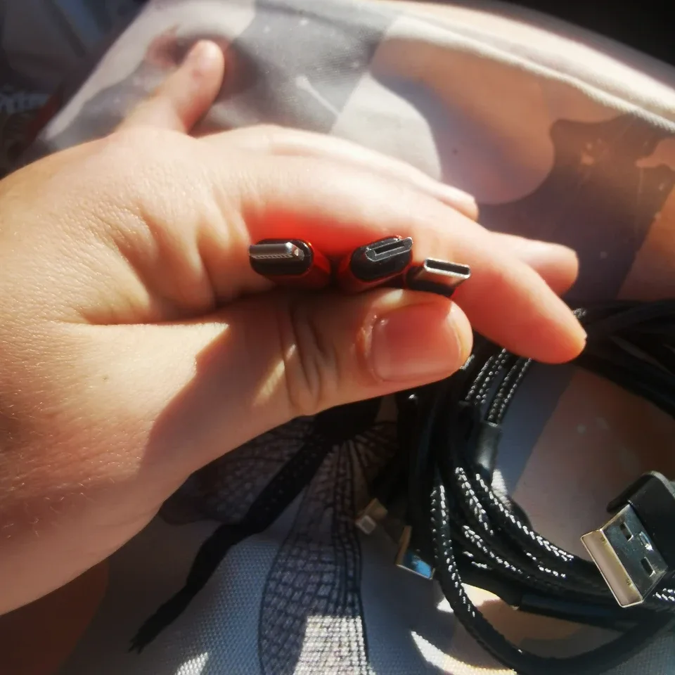 Multi Charging Cable 4ft Red/Black image indicator(3)