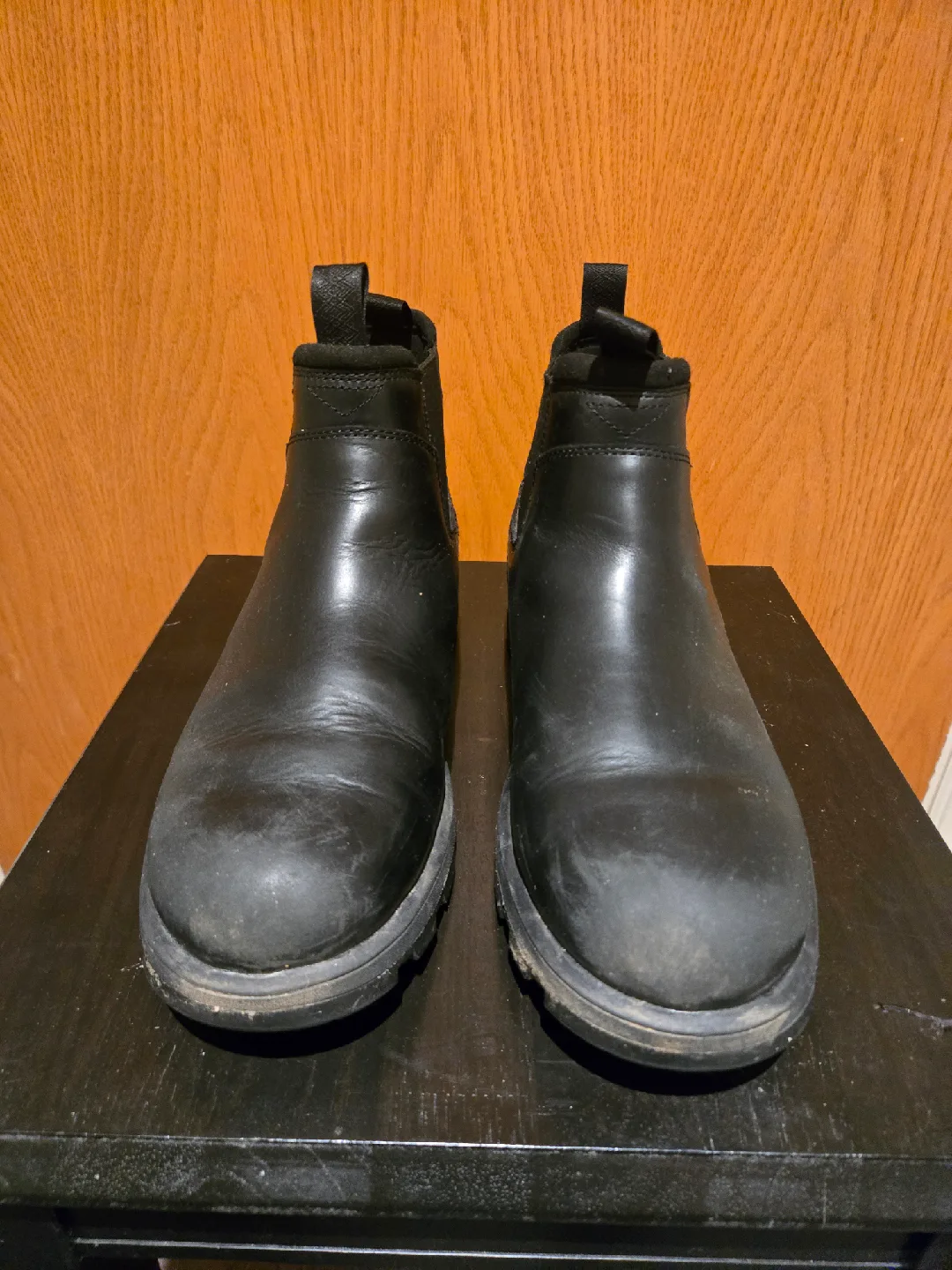 UGG  Men leather Chelsea Boots - size 9 image indicator(6)