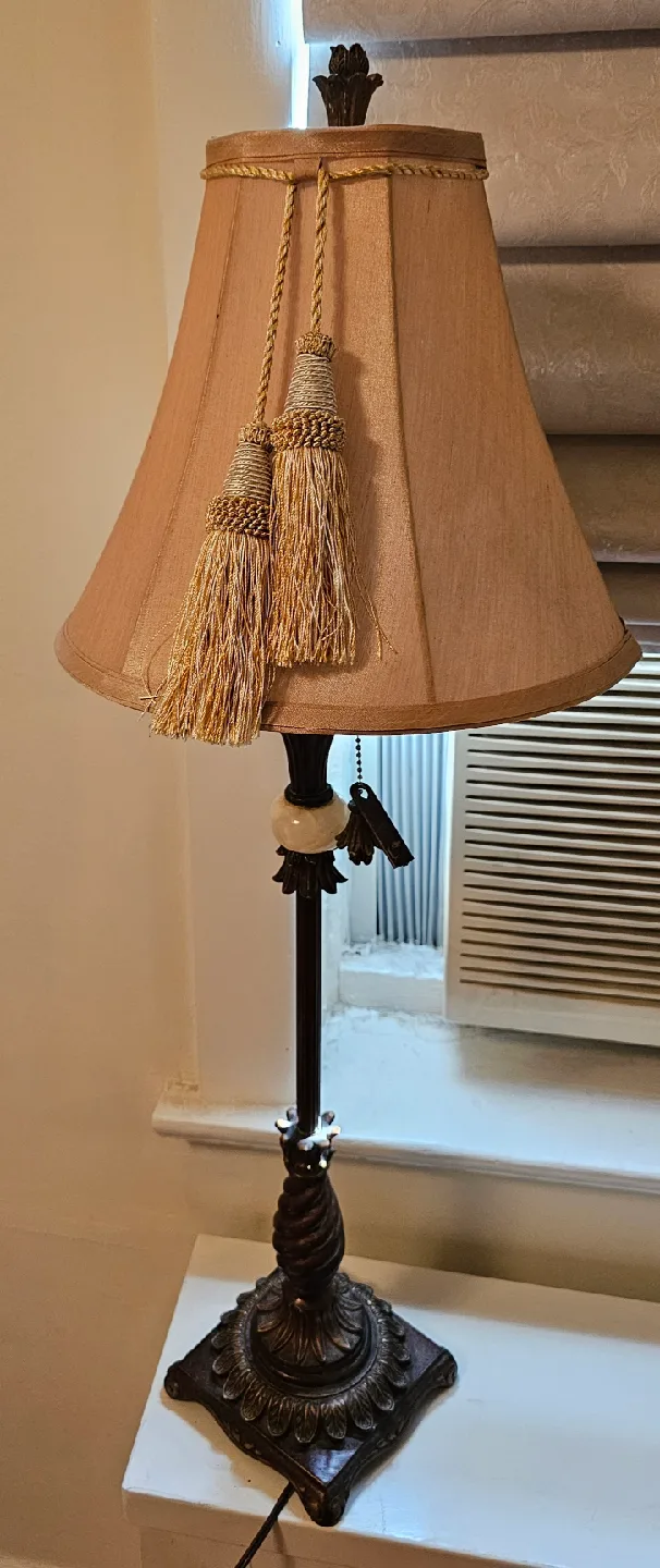 Antique brass table lamps / Beautiful! image indicator(6)