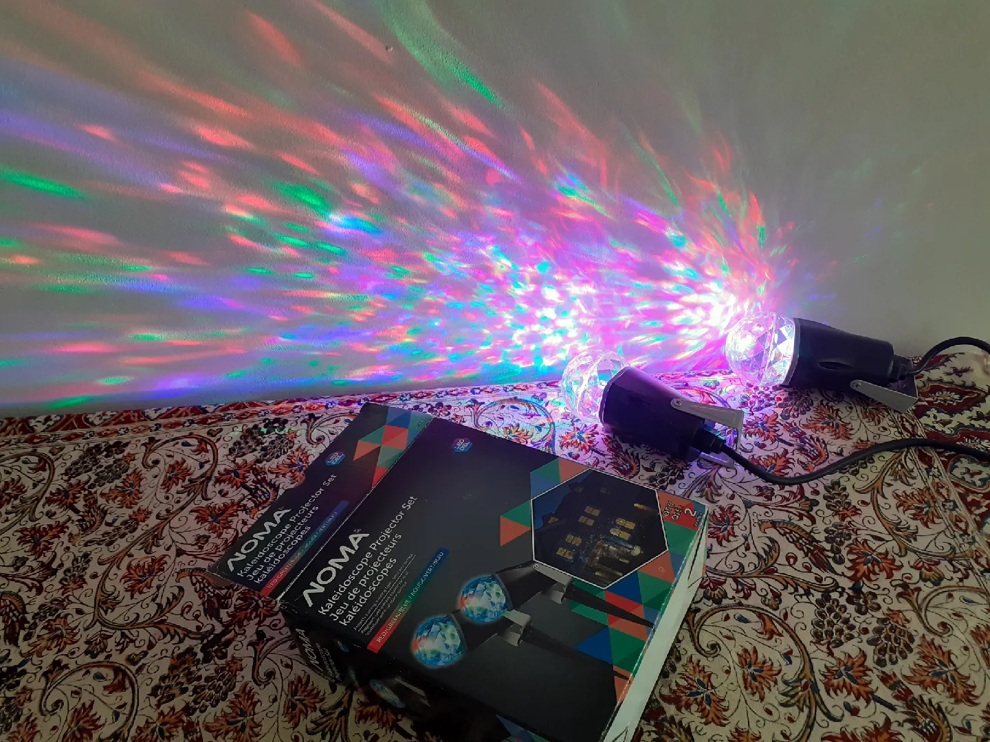 NOMA Kaleidoscope Projector Set - LED Light Show image indicator(4)