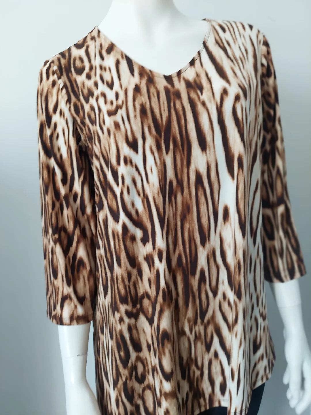 EASYWEAR by Chico's Animal Print Top - Size 2 image indicator(3)