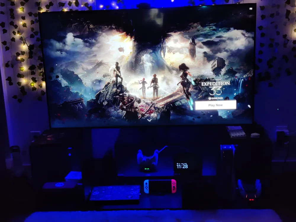 65 inch samsung qled tv + accident protection (4 yrs) image indicator(3)