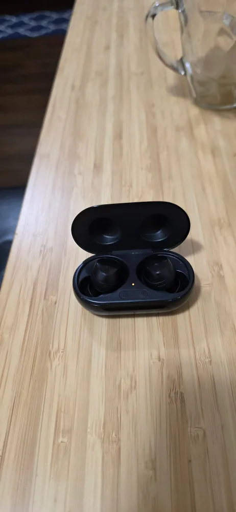 Samsung Galaxy Buds Live - Black thumbnail