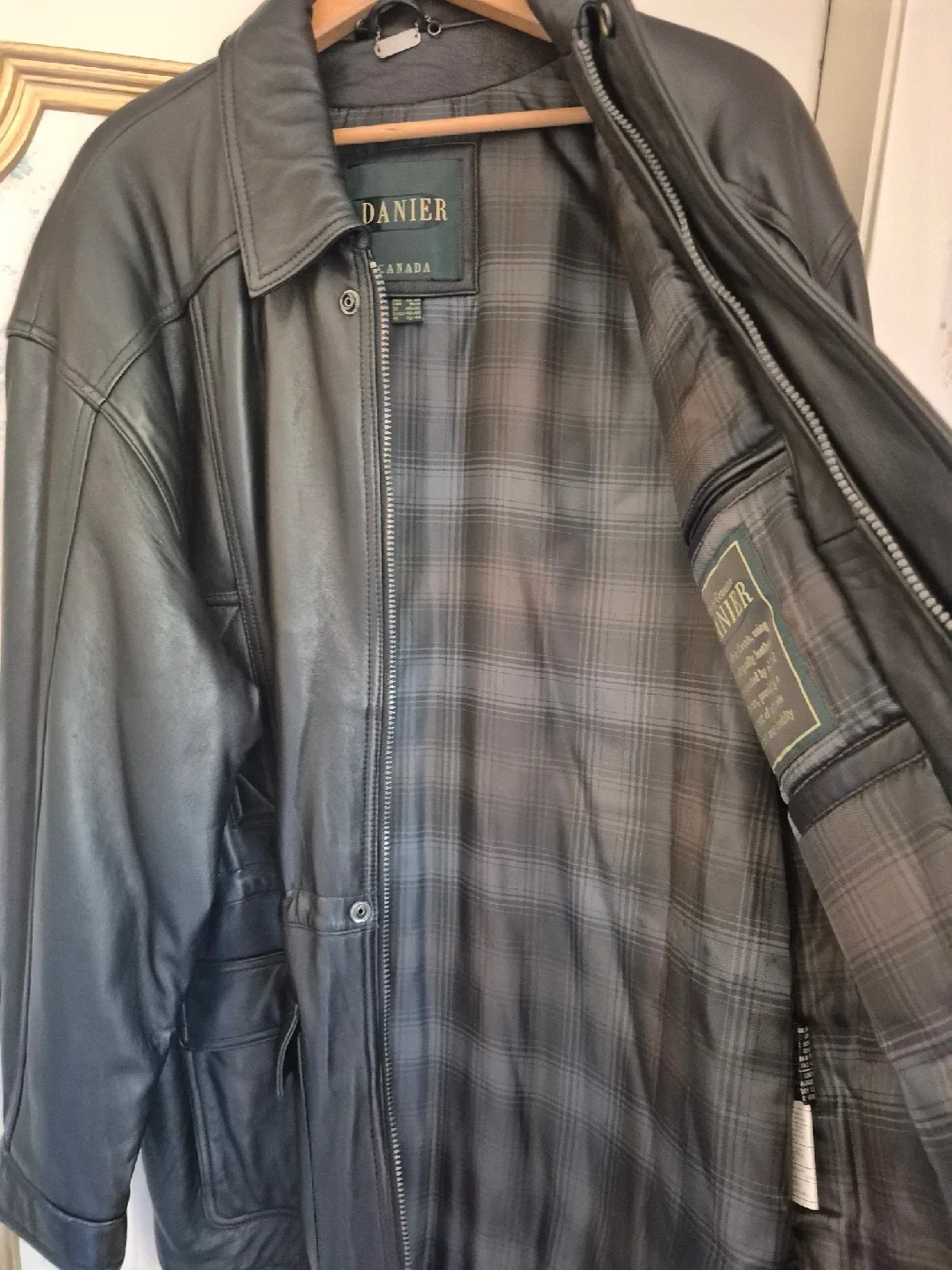 Danier Leather Jacket image indicator(2)