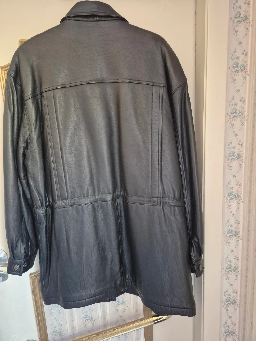 Danier Leather Jacket image indicator(4)