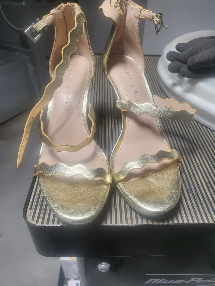 Kelly & Katie Gold Heels - Size 7 thumbnail