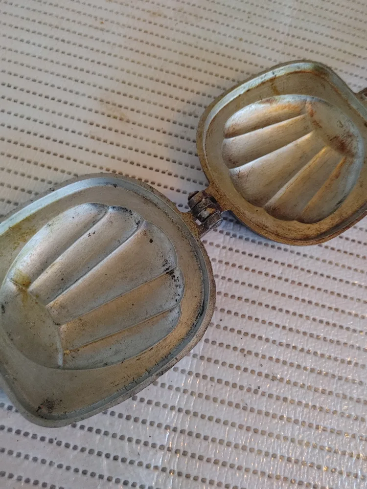 Vintage Cuisor Made in France Sandwich Press image indicator(3)