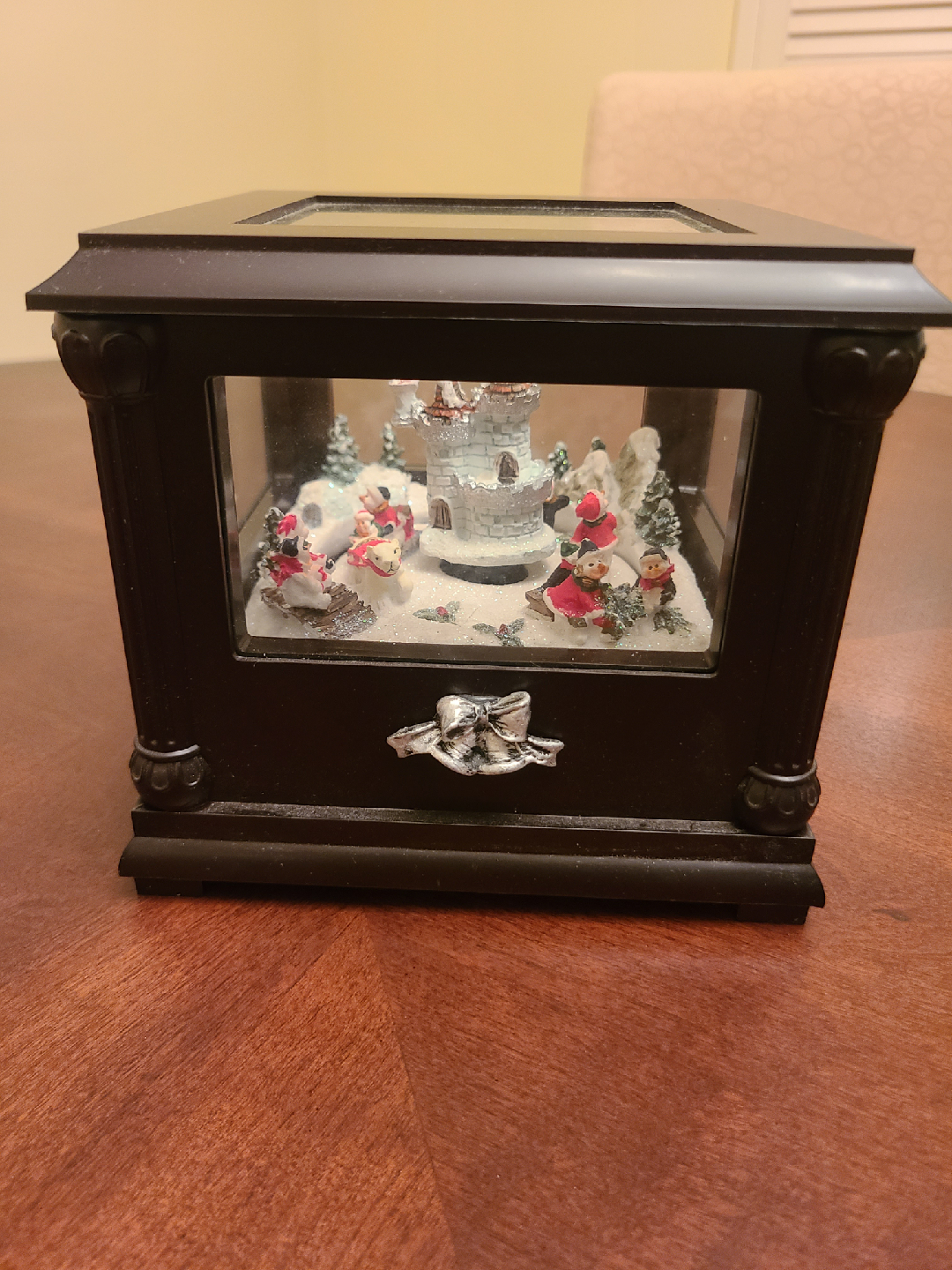 Animated Christmas Music Box