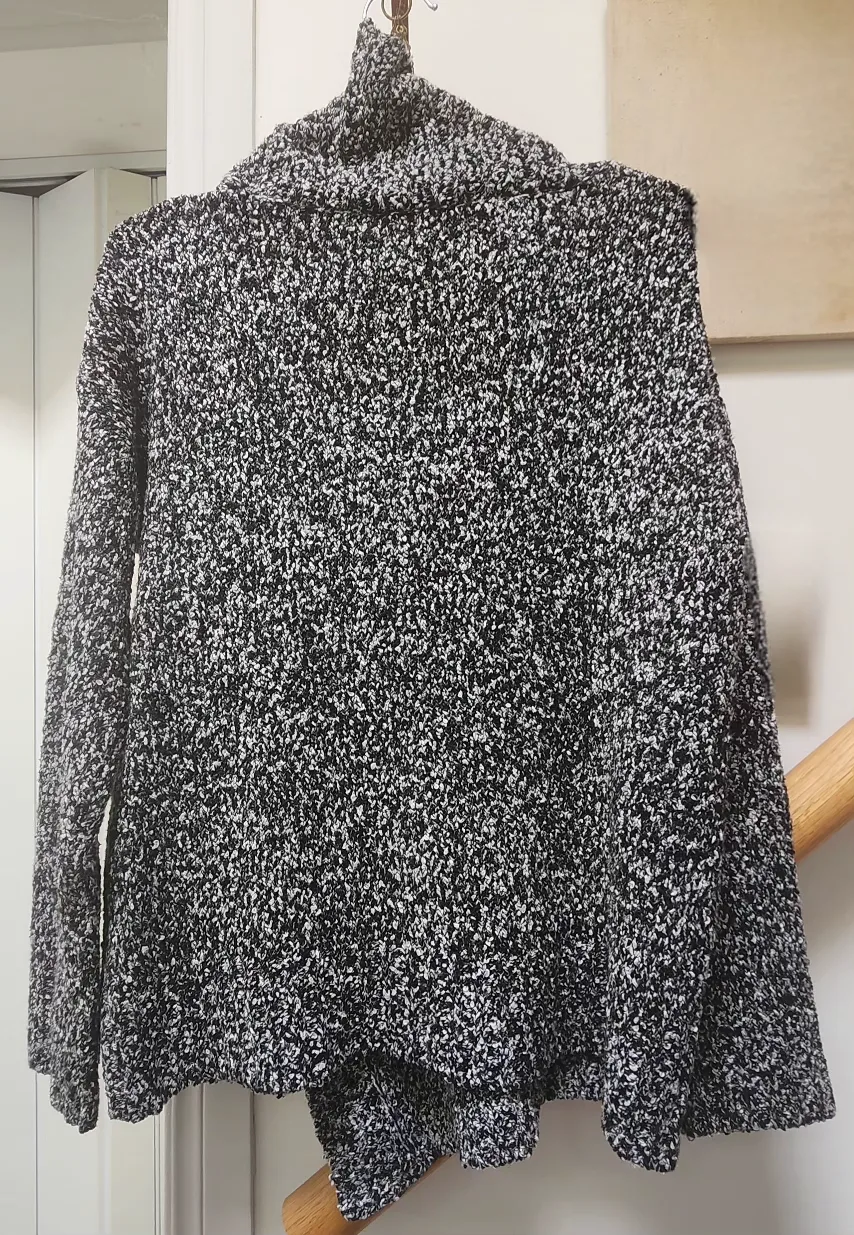 knitted turtle neck image indicator(2)