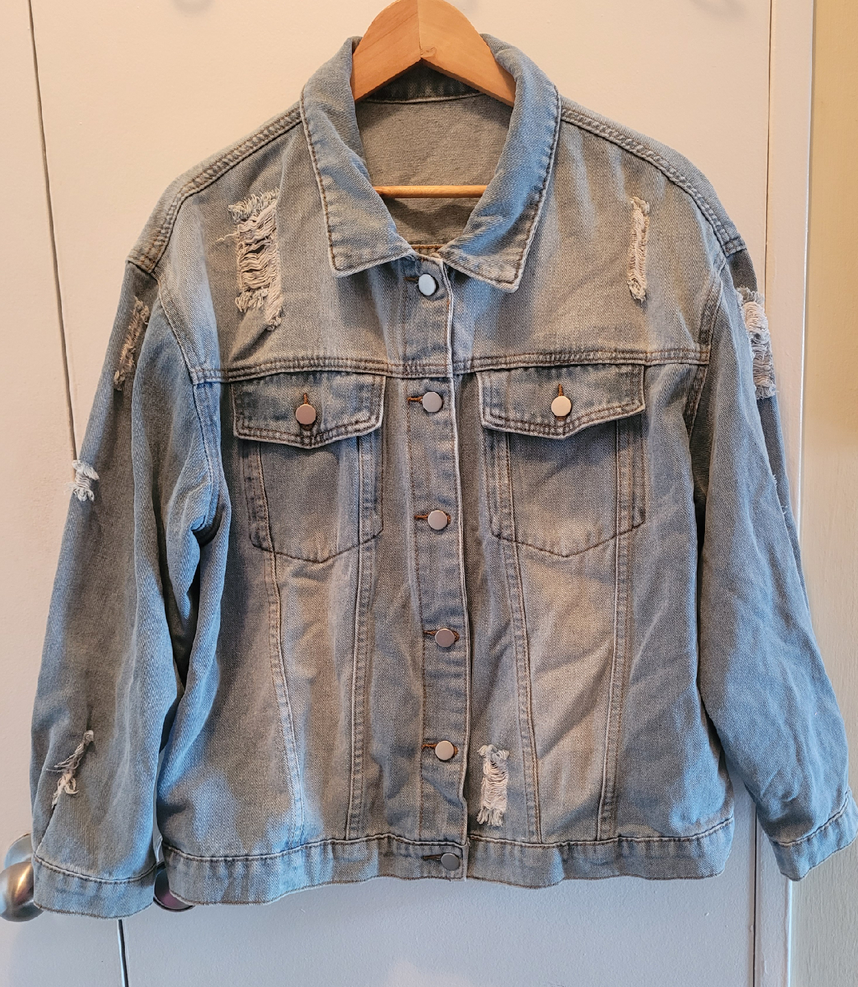 Distressed Denim Jacket XL♻️