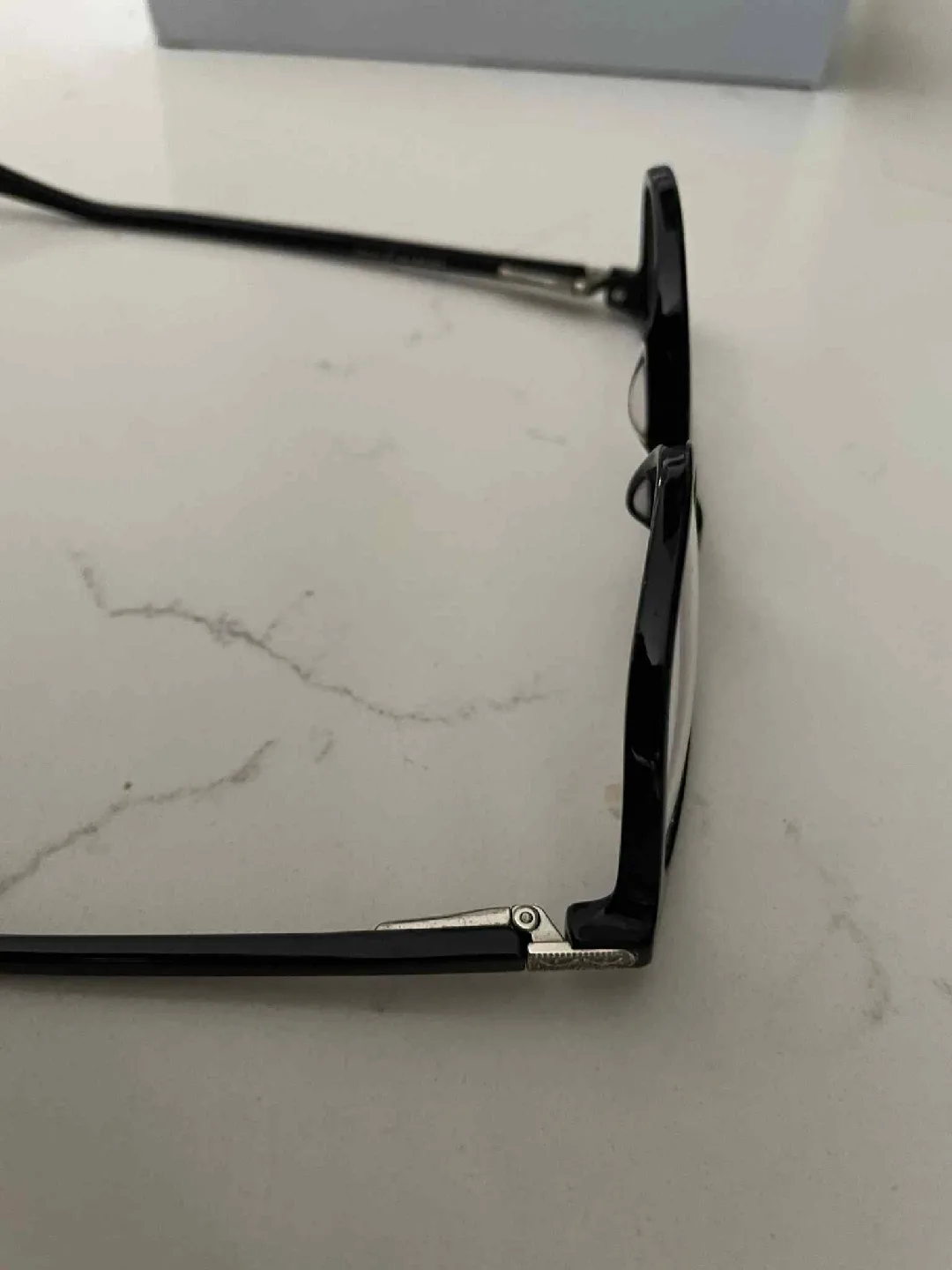 Black Eyeglasses image indicator(3)