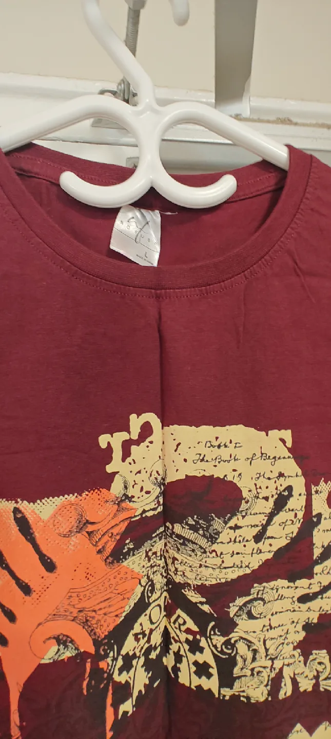 Burgundy Graphic T-Shirt - Size Large image indicator(4)