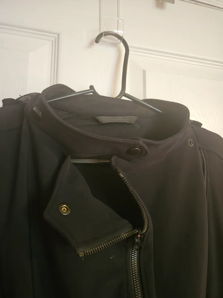 lululemon black moto-like jacket - size 10 image indicator(9)