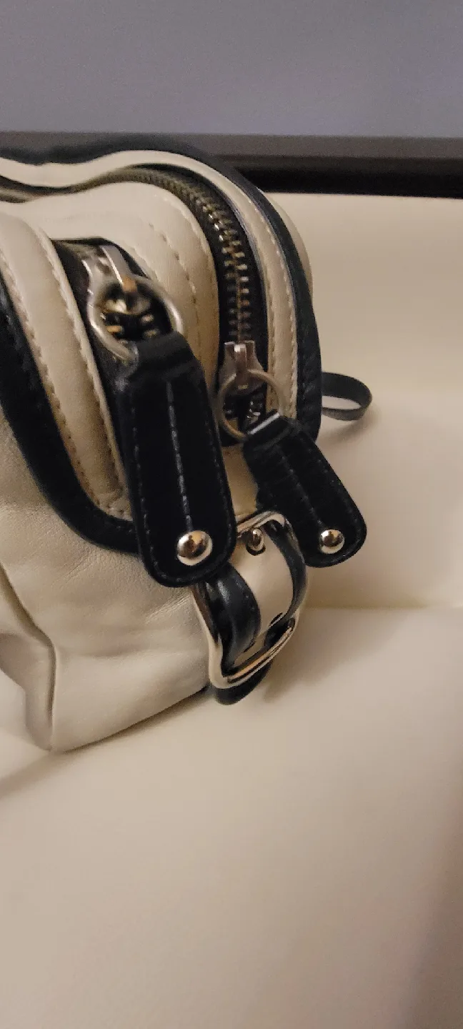 Coach Cream & Navy Blue Leather Handbag image indicator(4)