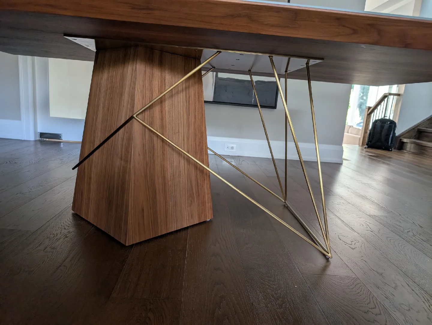 Modern White Lacquer Dining Table image indicator(4)