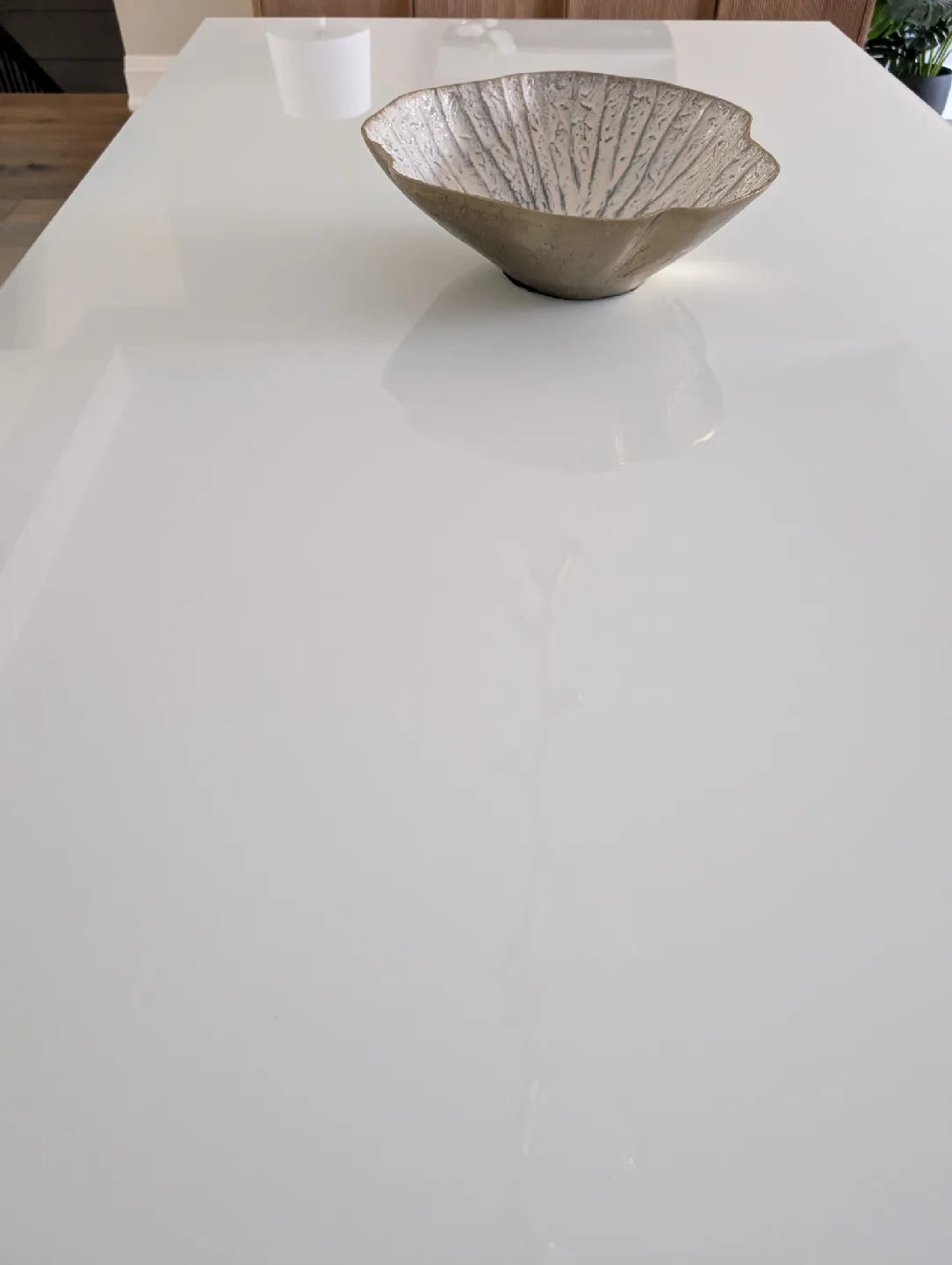 Modern White Lacquer Dining Table image indicator(5)
