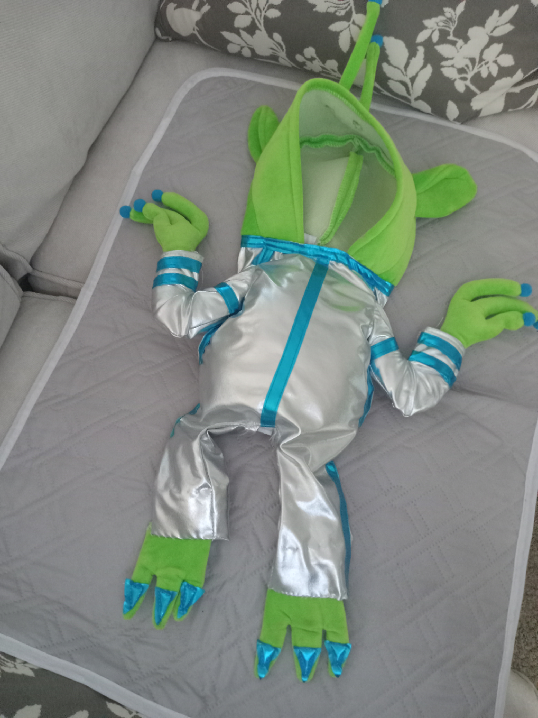 Alien dog Halloween costume