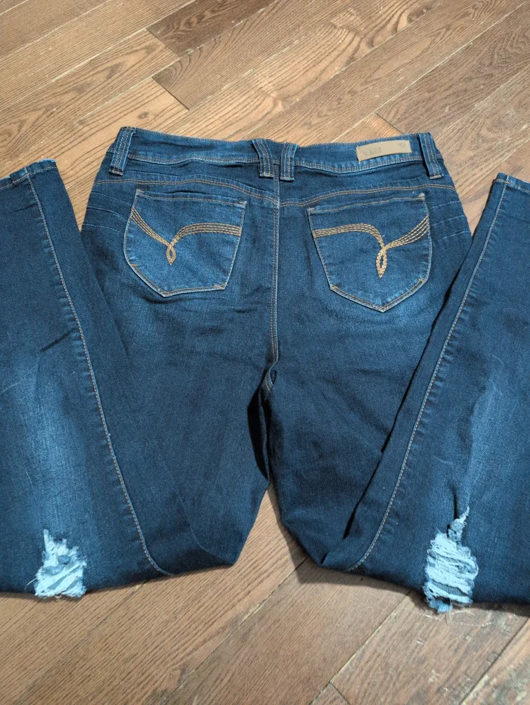 YMI Distressed Dark Wash Jeans image indicator(2)