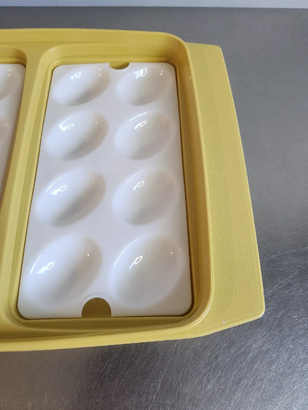 Vintage Tupperware Deviled Egg Tray Carrier - Yellow image indicator(4)