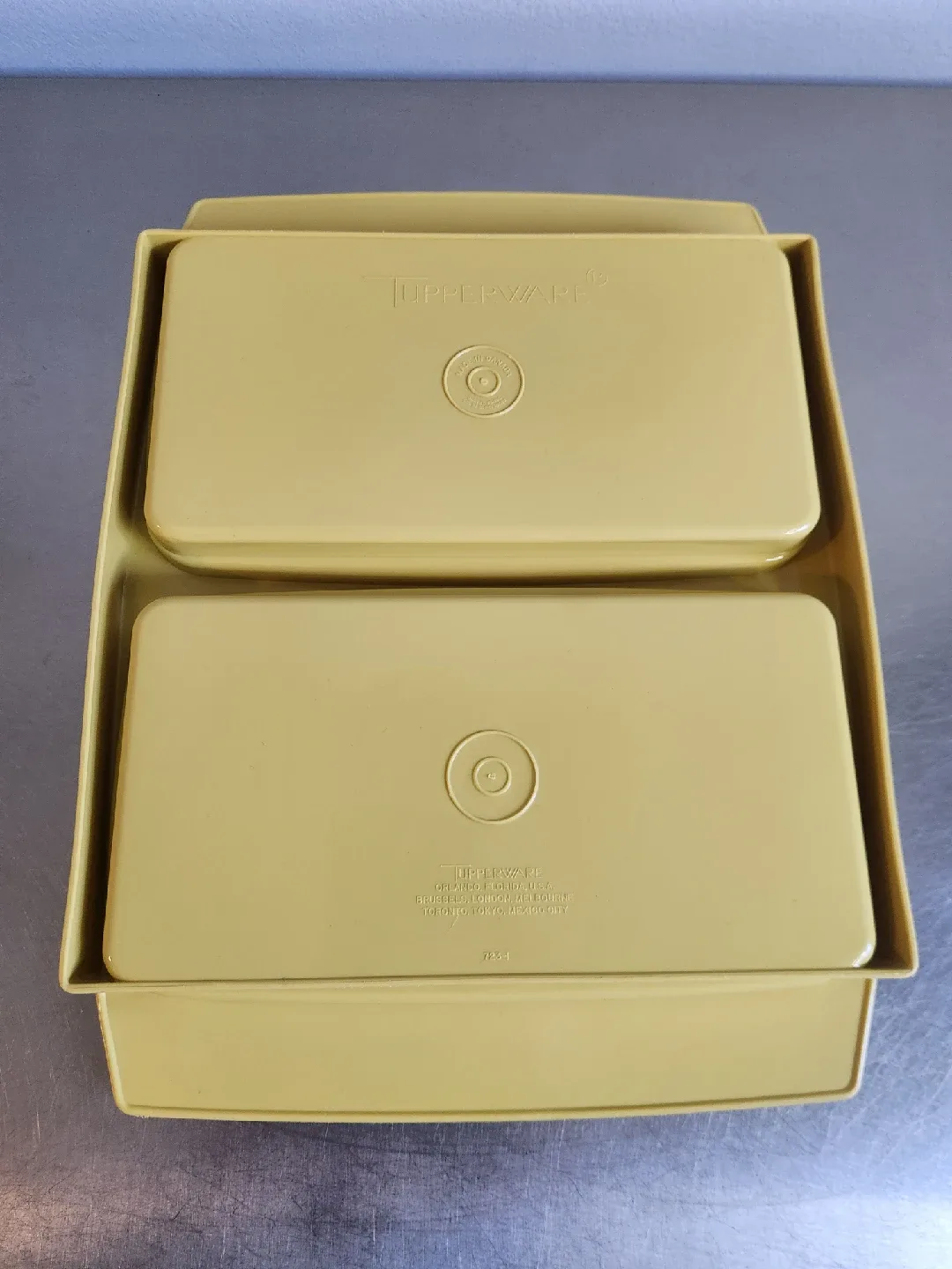 Vintage Tupperware Deviled Egg Tray Carrier - Yellow image indicator(6)