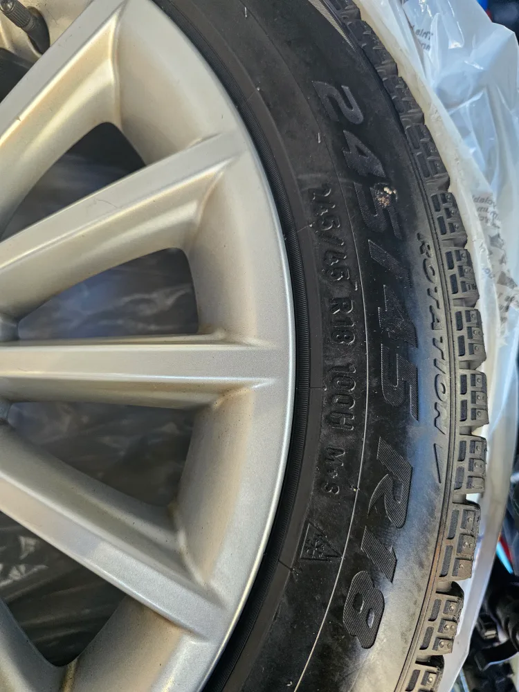 245 45 R18 Pirelli winter tires on BMW wheels 5x120 image indicator(5)