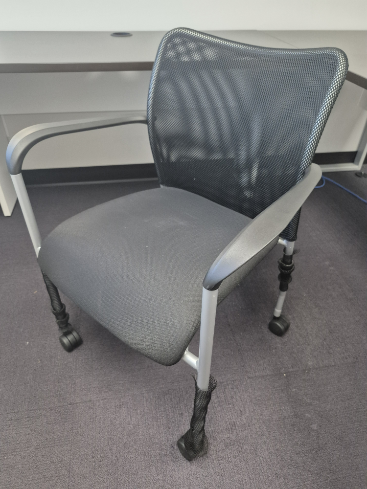 Black Office Chair with Mesh Back🥕🥕🥕