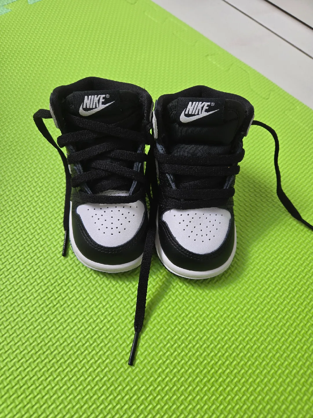 Nike Air Jordan 1 Toddler Shoes - Size 4C thumbnail
